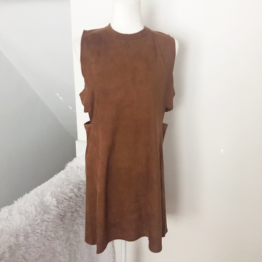 NWOT ✨ Gianni Bini Faux Suede Cut Out Dress